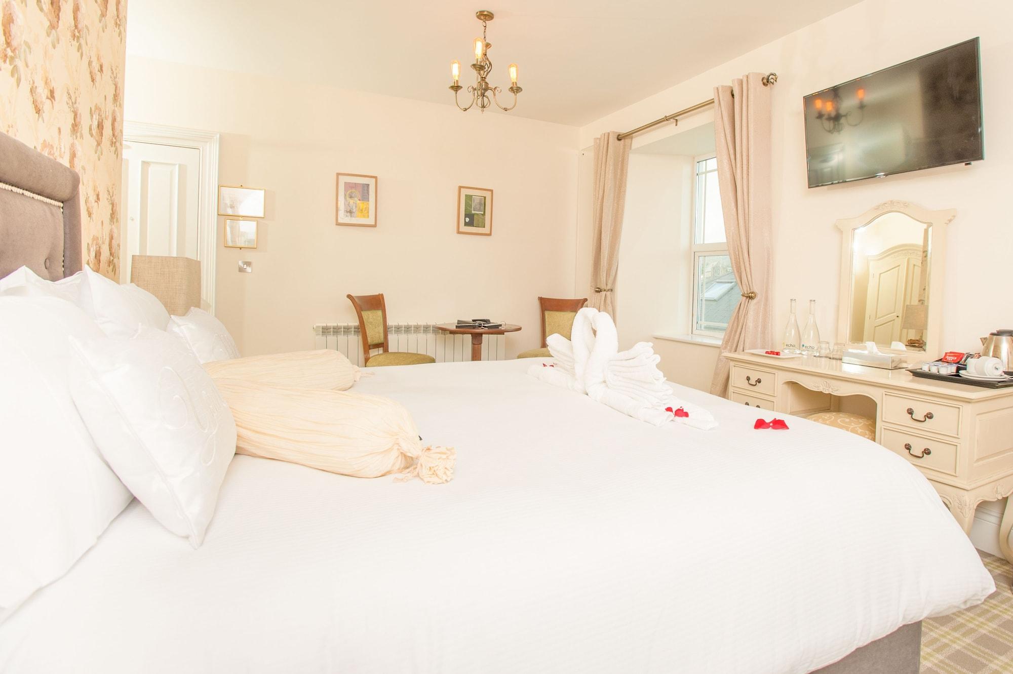 The Beara Coast Hotel คาสเซิลทาวน์เบียร์ ภายนอก รูปภาพ
