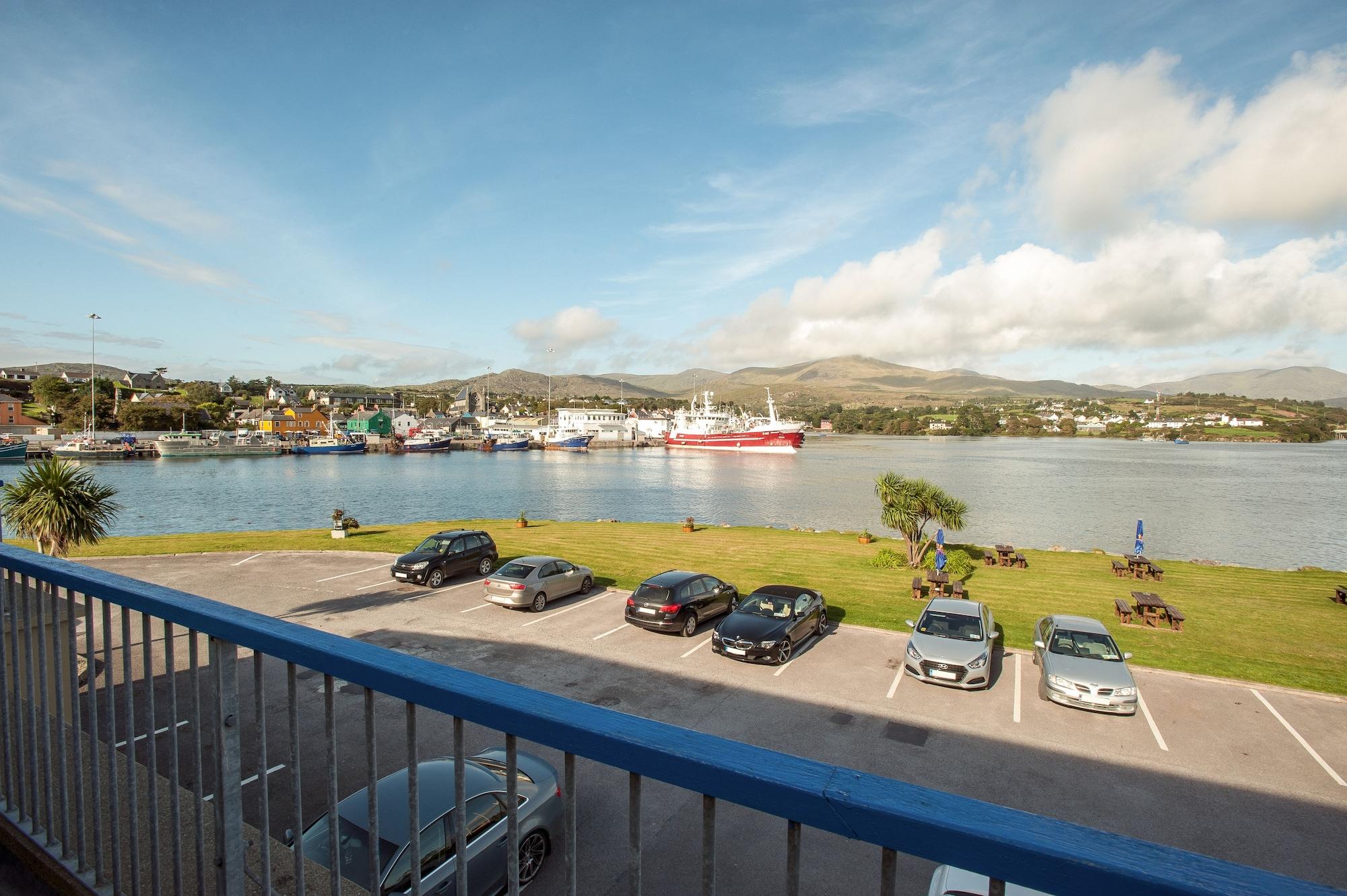 The Beara Coast Hotel คาสเซิลทาวน์เบียร์ ภายนอก รูปภาพ