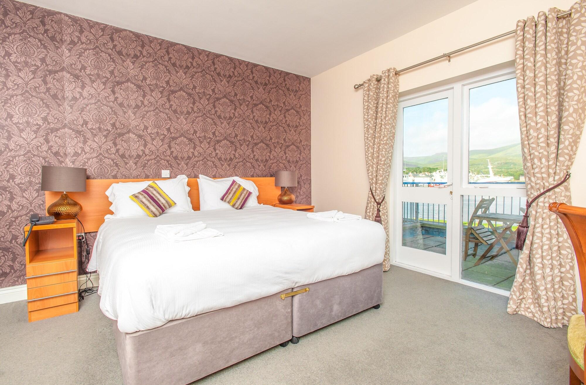 The Beara Coast Hotel คาสเซิลทาวน์เบียร์ ภายนอก รูปภาพ
