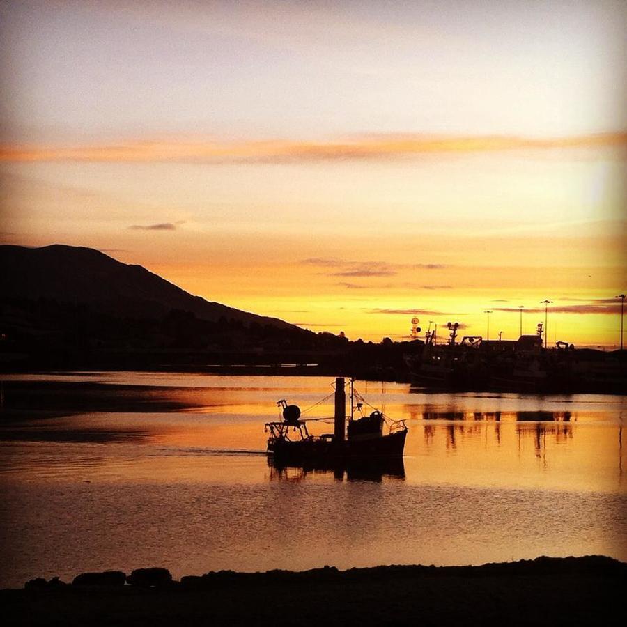 The Beara Coast Hotel คาสเซิลทาวน์เบียร์ ภายนอก รูปภาพ