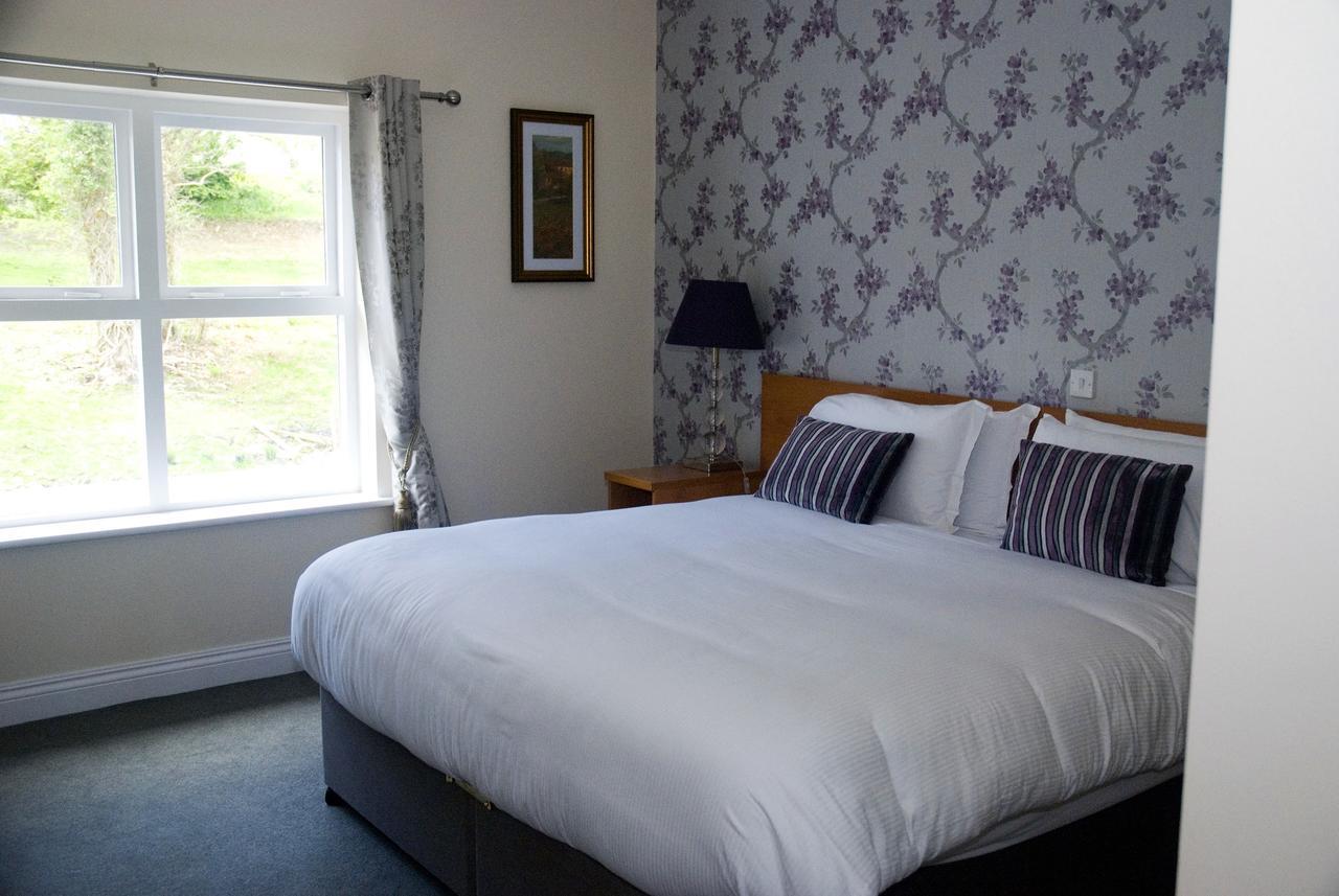 The Beara Coast Hotel คาสเซิลทาวน์เบียร์ ภายนอก รูปภาพ