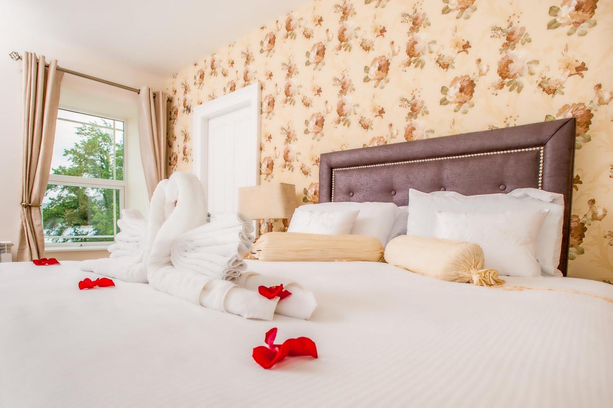 The Beara Coast Hotel คาสเซิลทาวน์เบียร์ ภายนอก รูปภาพ