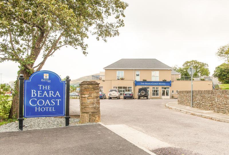 The Beara Coast Hotel คาสเซิลทาวน์เบียร์ ภายนอก รูปภาพ