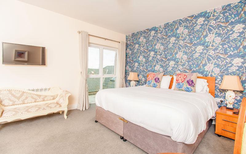 The Beara Coast Hotel คาสเซิลทาวน์เบียร์ ภายนอก รูปภาพ